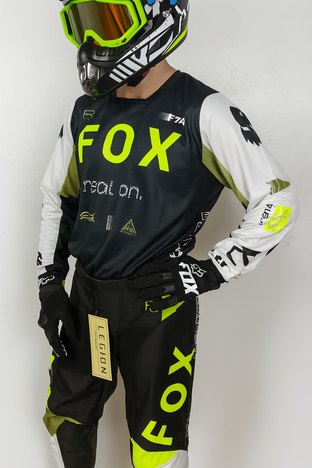 Traje Fox 15