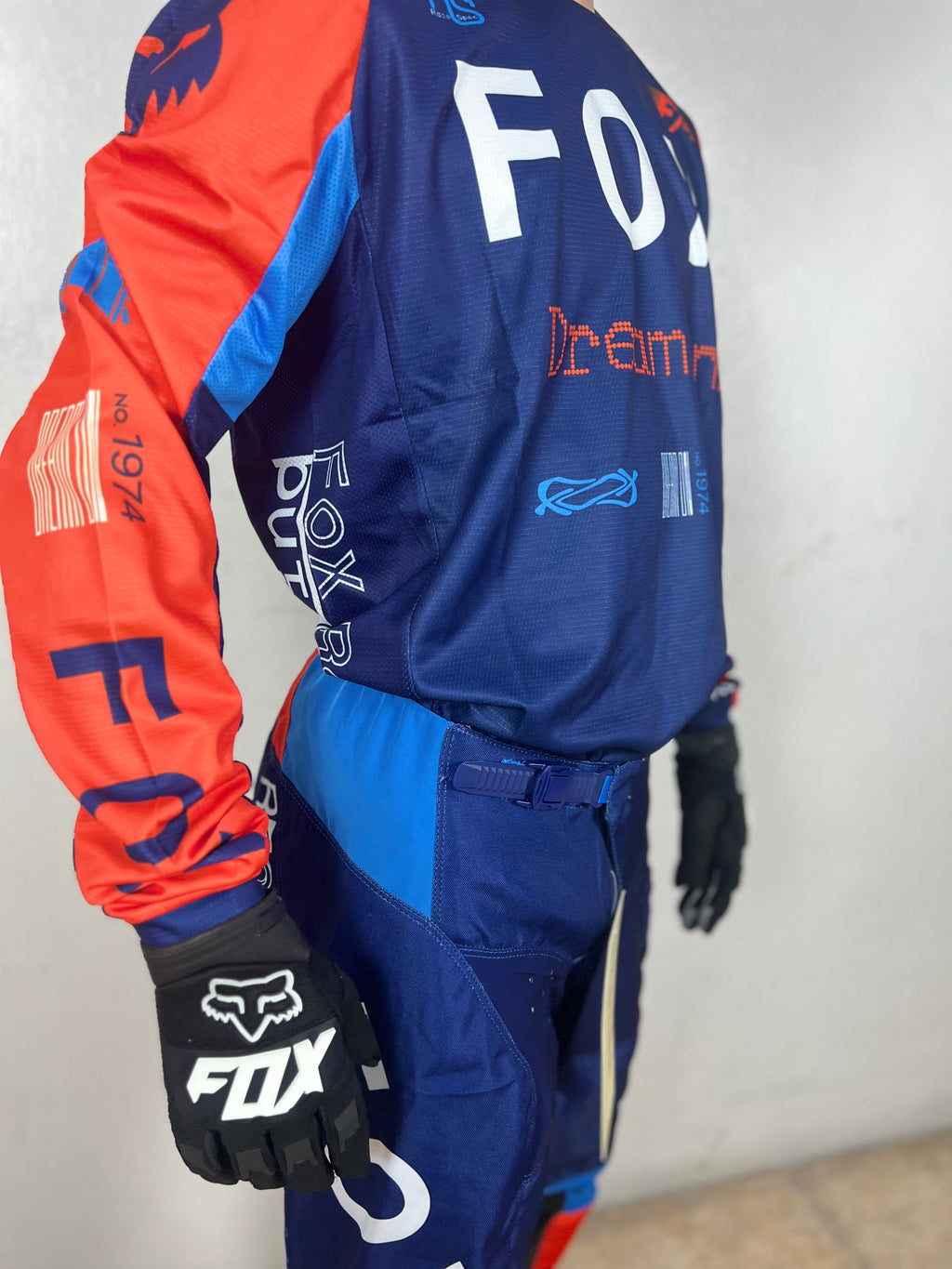 Traje Fox 13