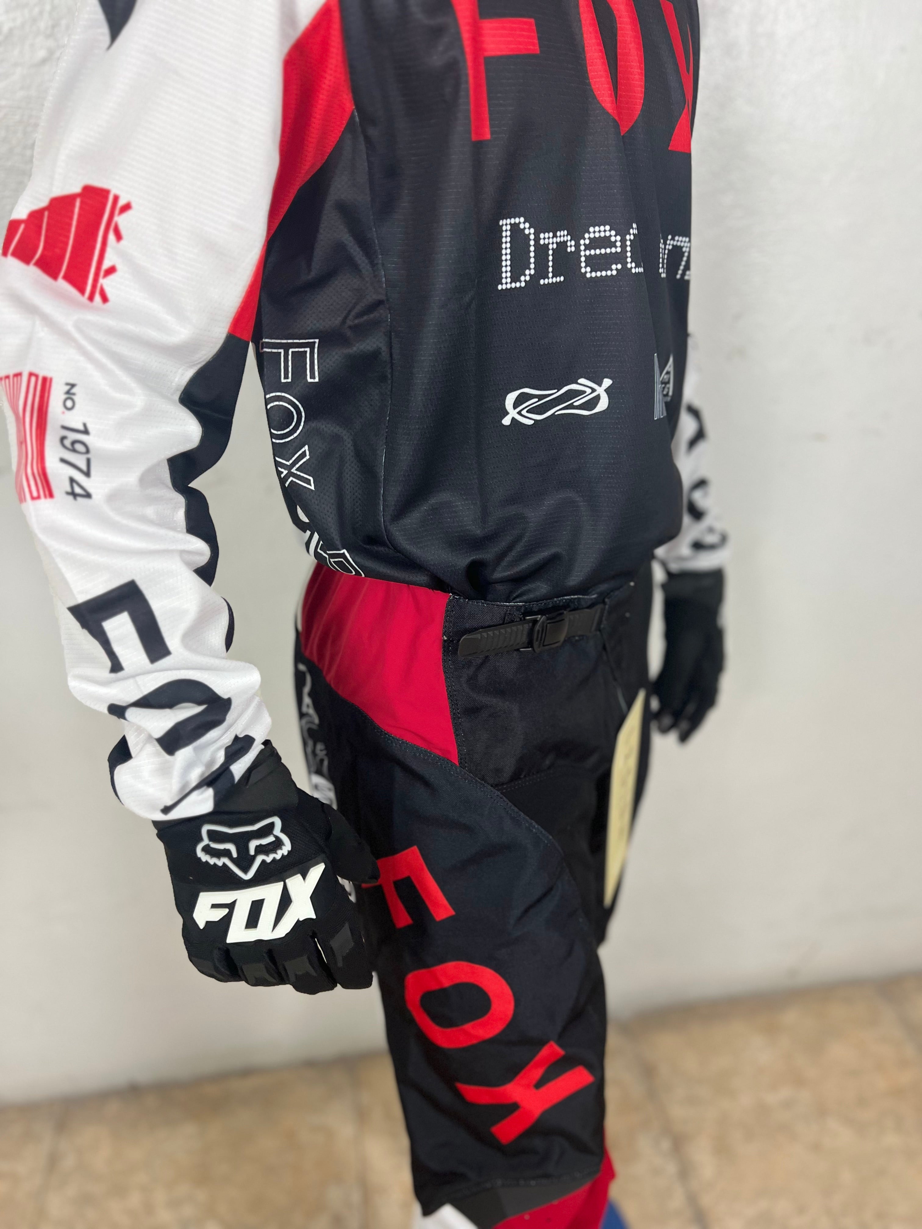 Traje Fox 14