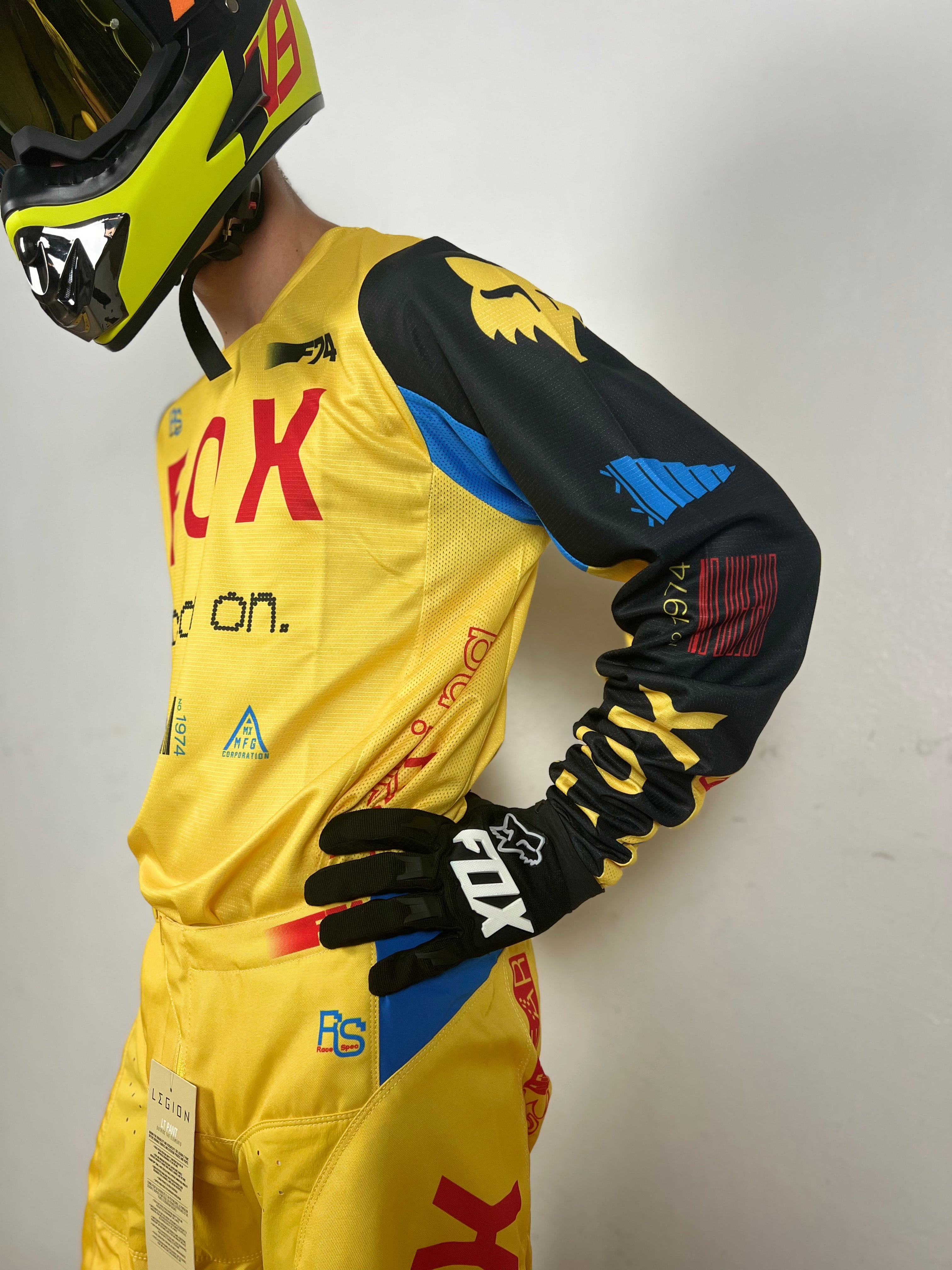 Traje Fox 12