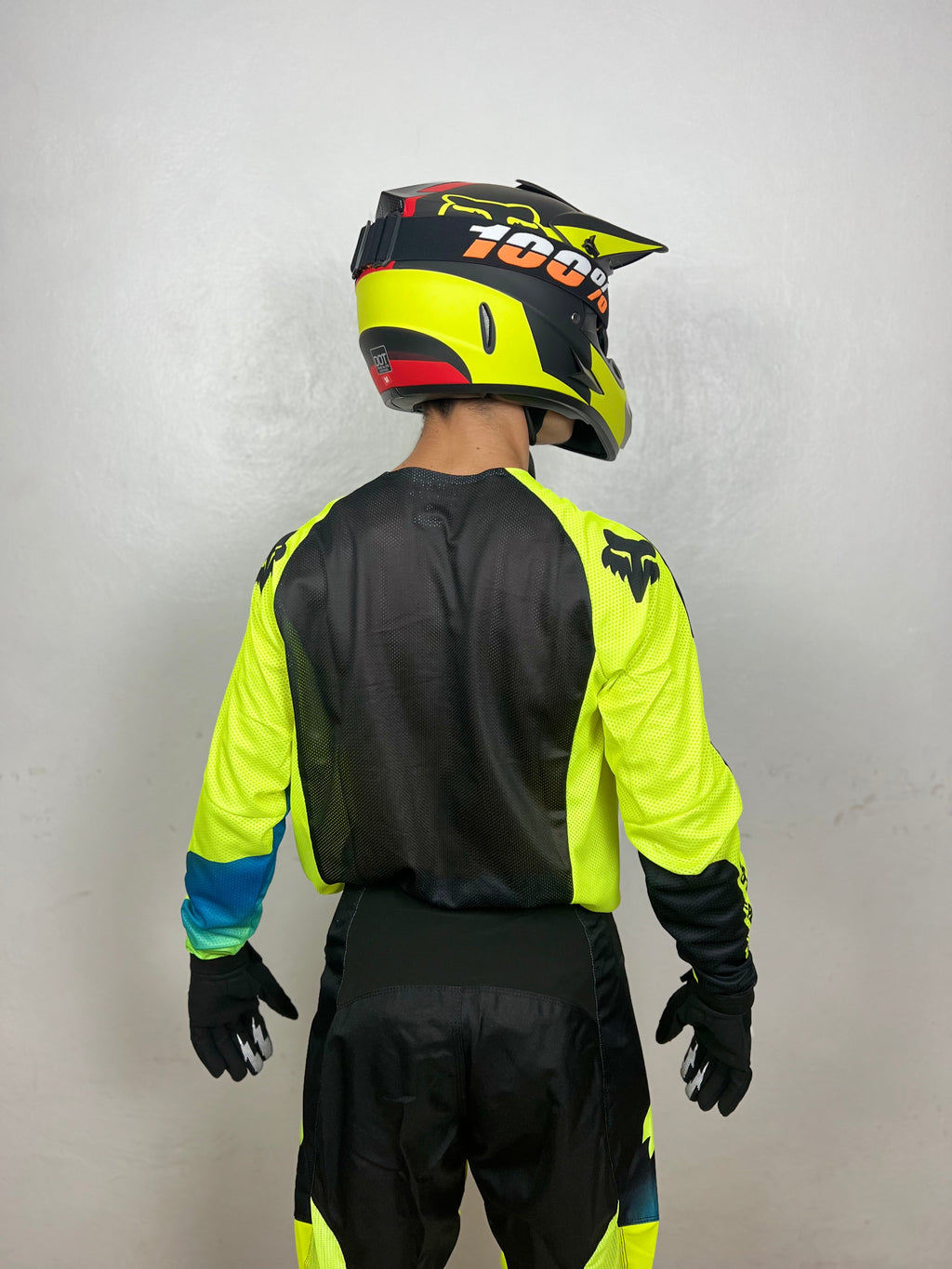 Traje Fox 10