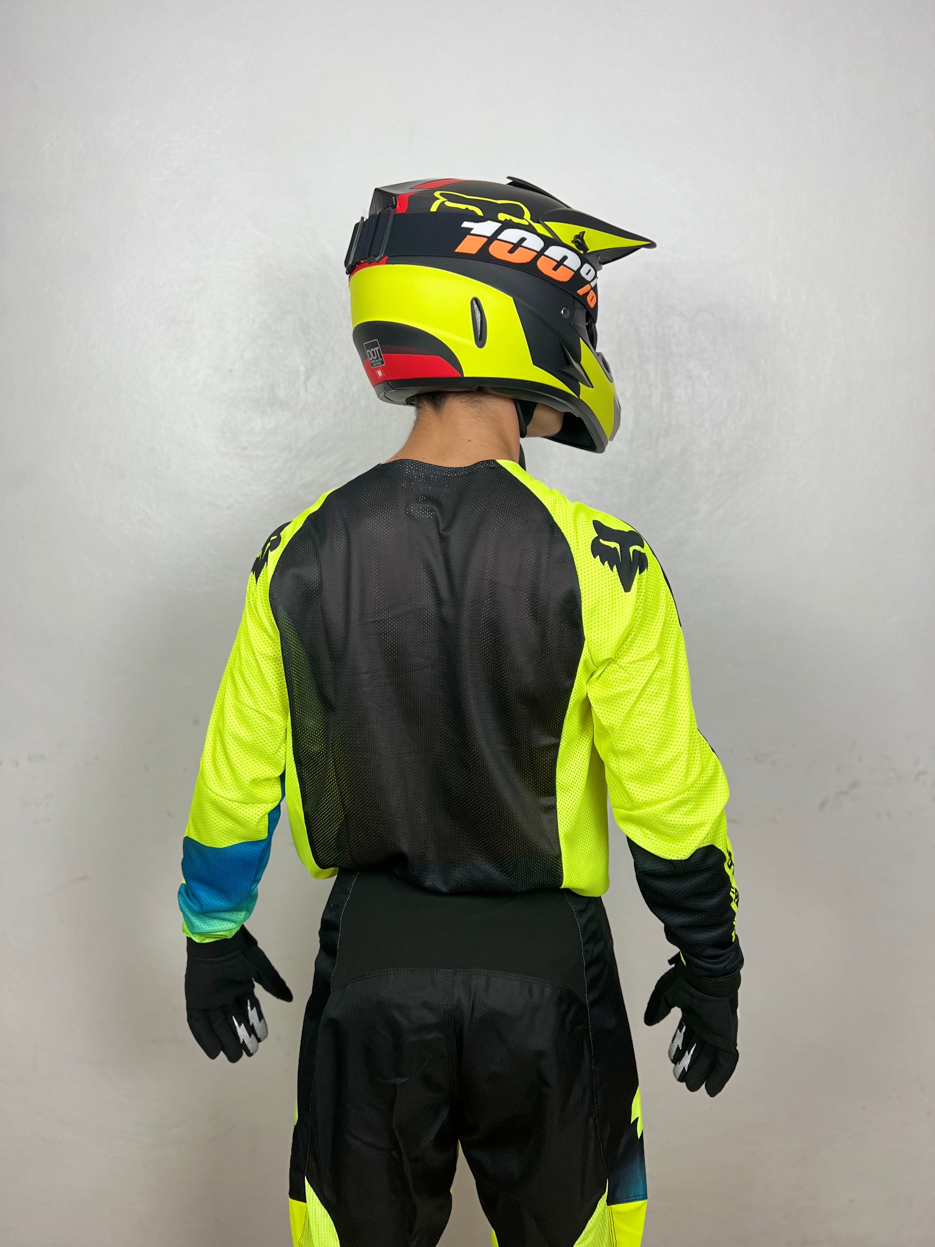 Traje Fox 10