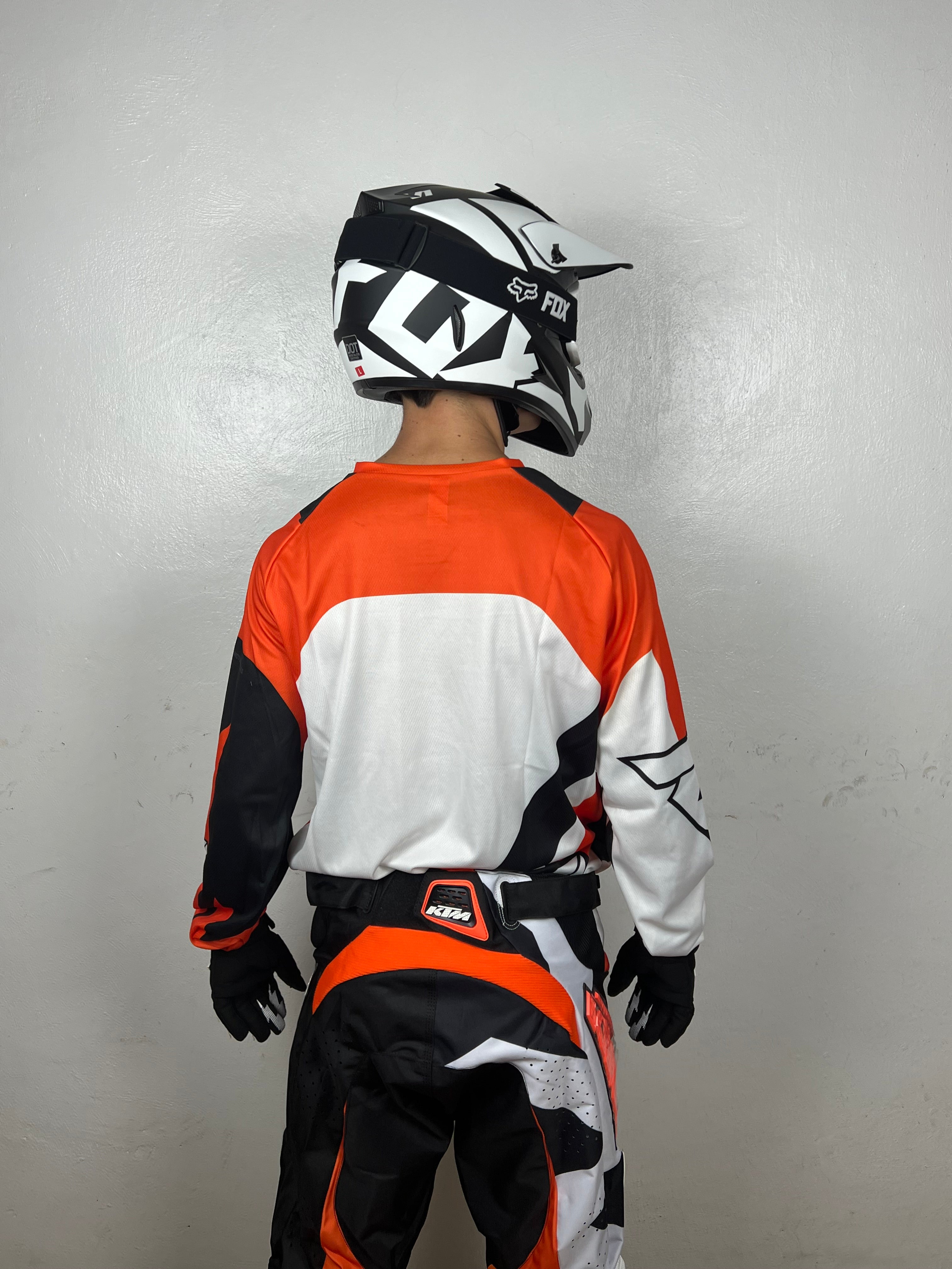 KTM Suit 02