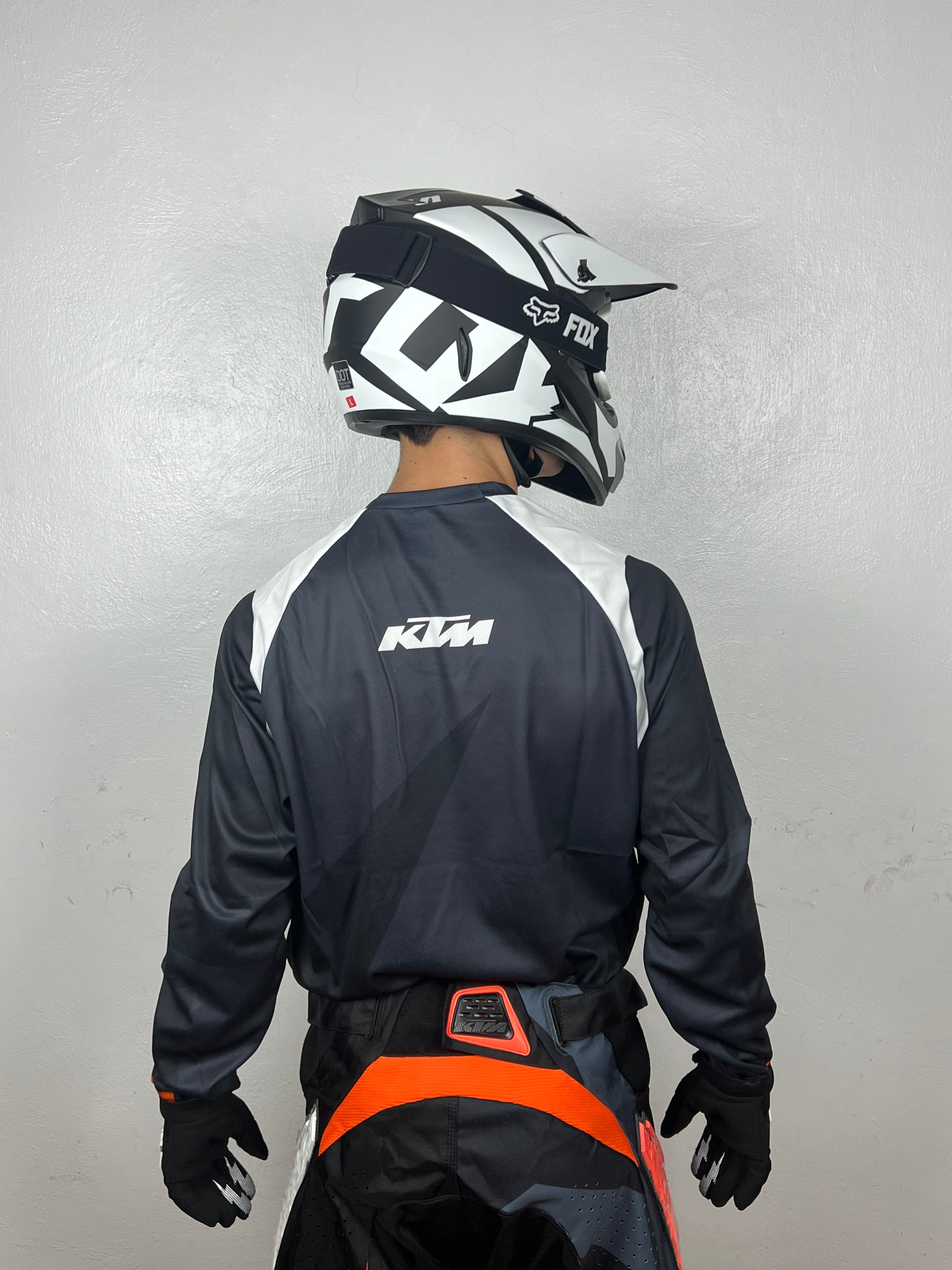 KTM Suit 01