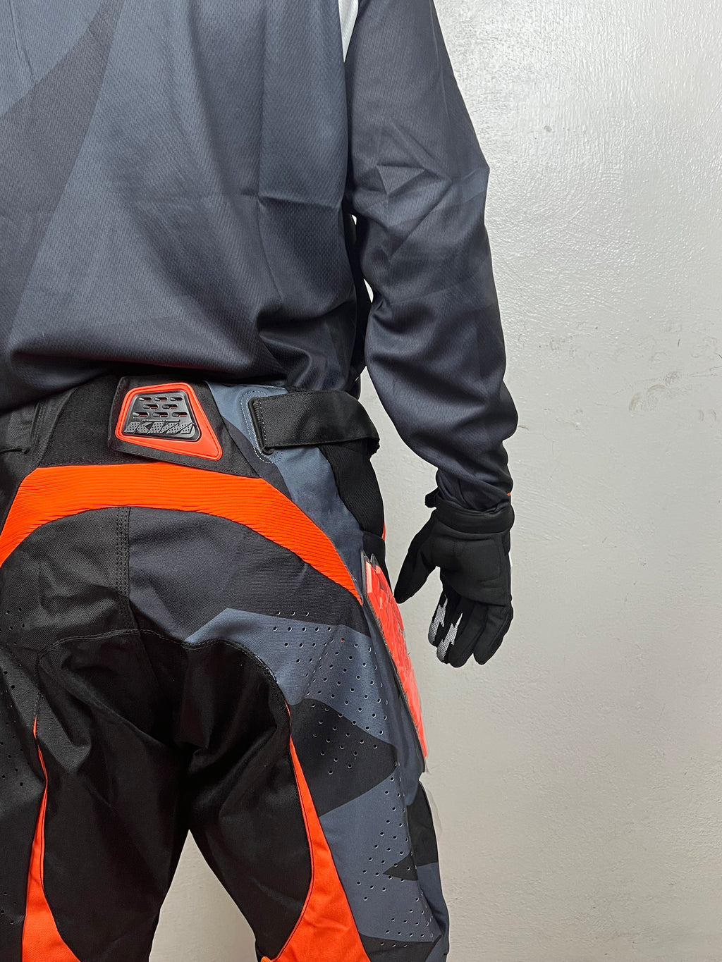 KTM Suit 01