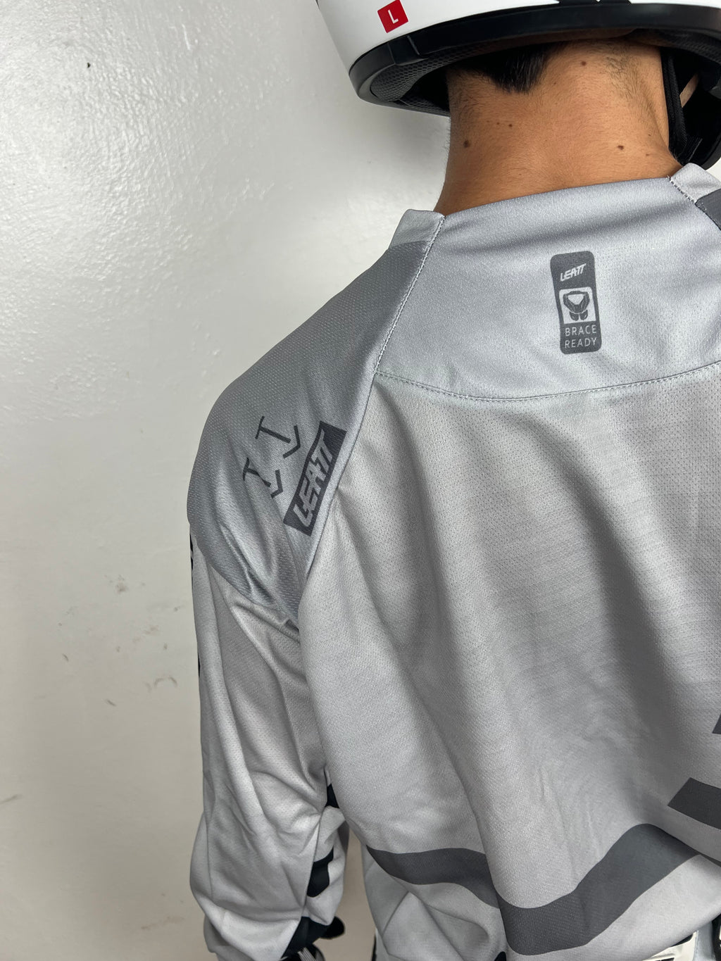 Traje Leatt Gris