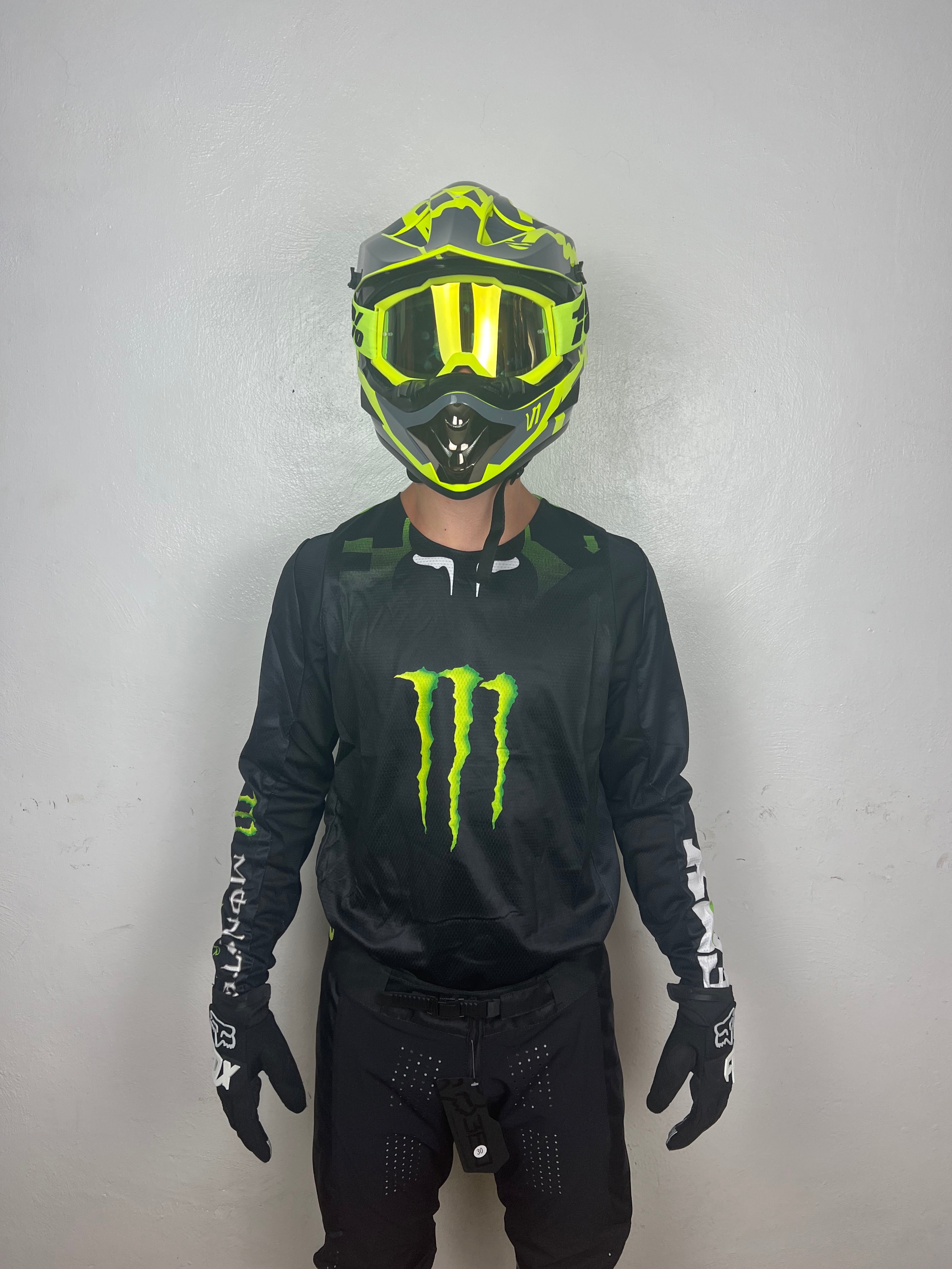 Traje Fox 18