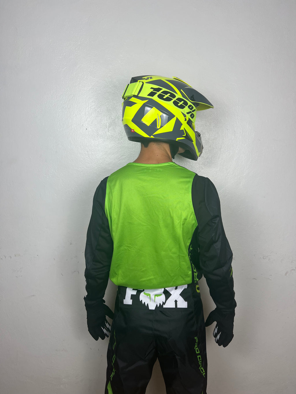 Traje Fox 18