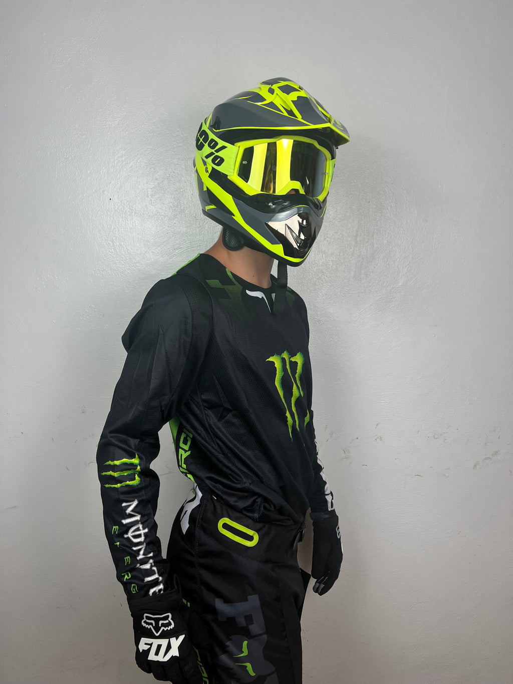 Traje Fox 18