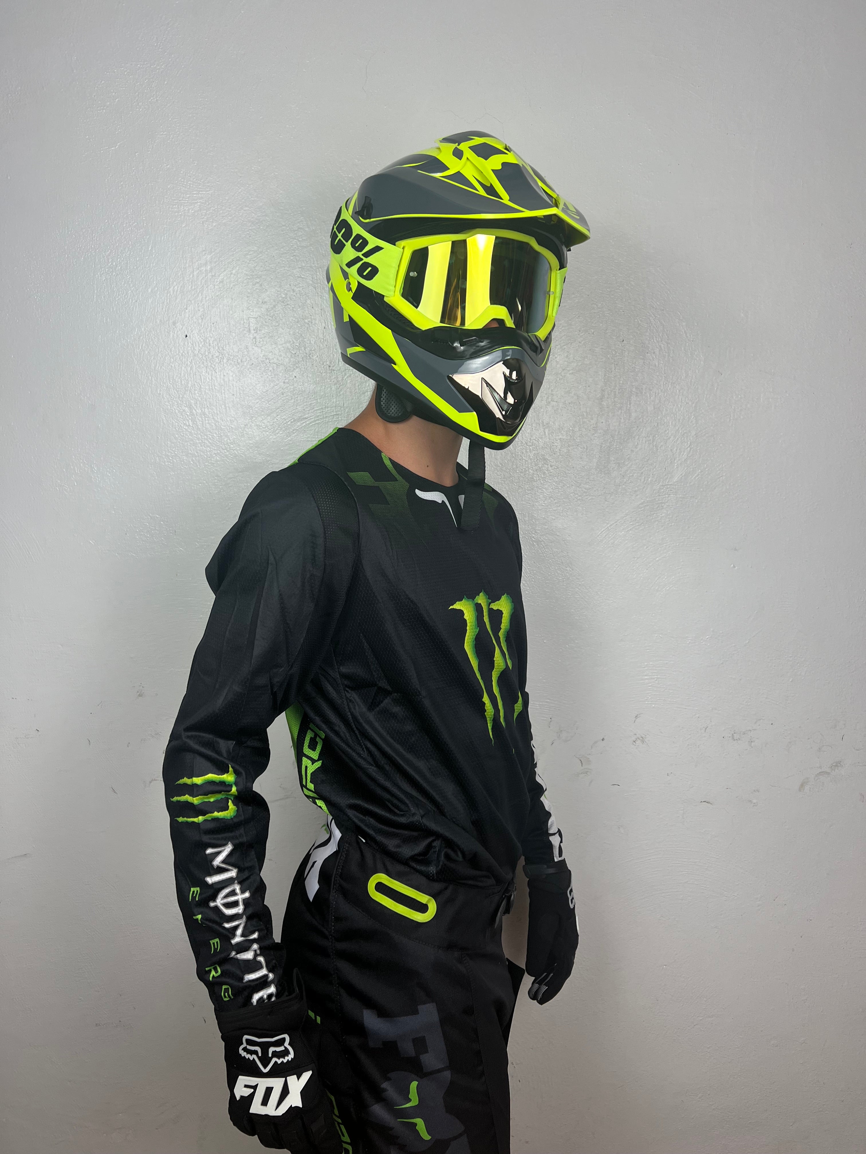 Traje Fox 18