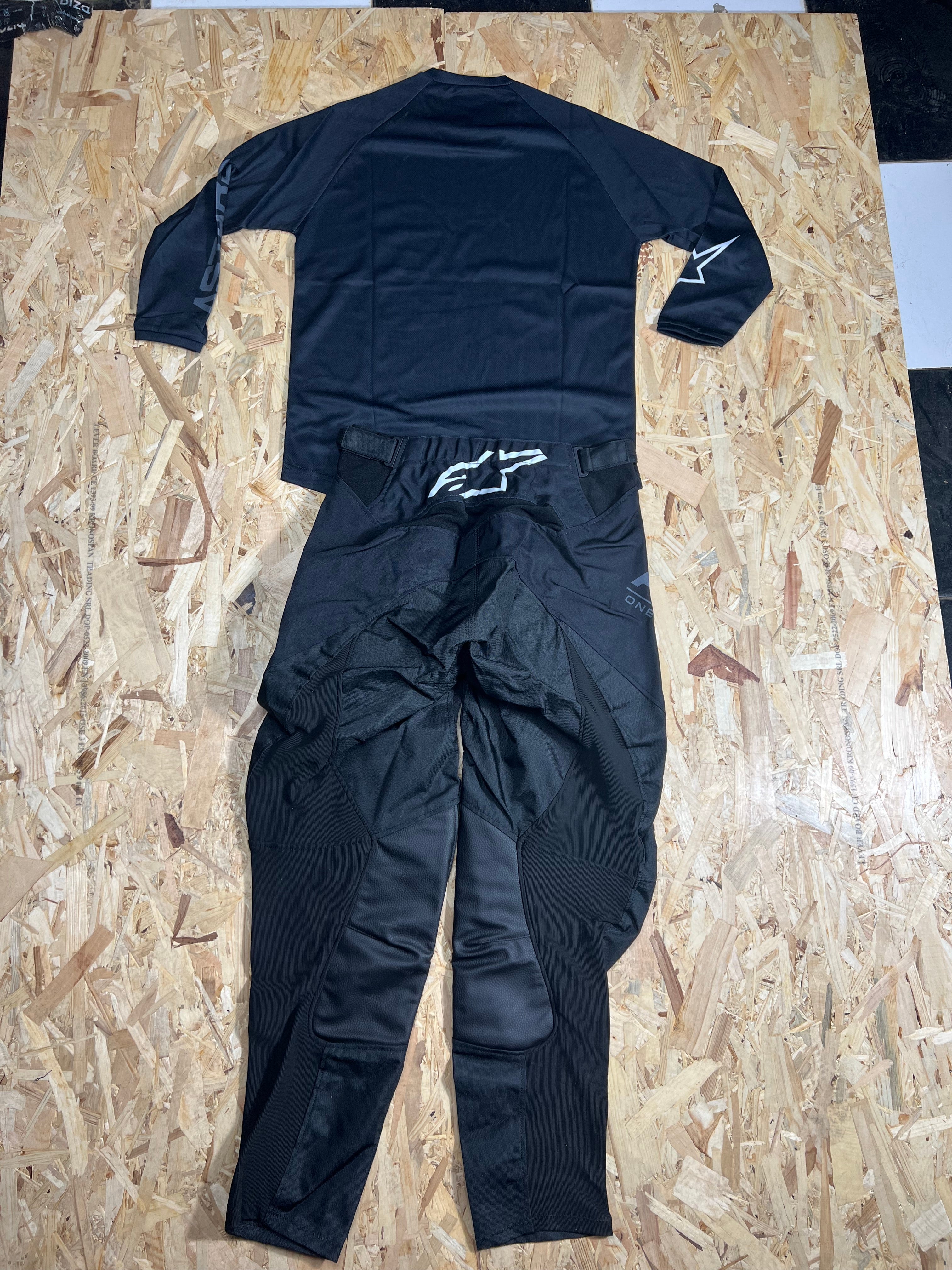 Traje Alpine 01