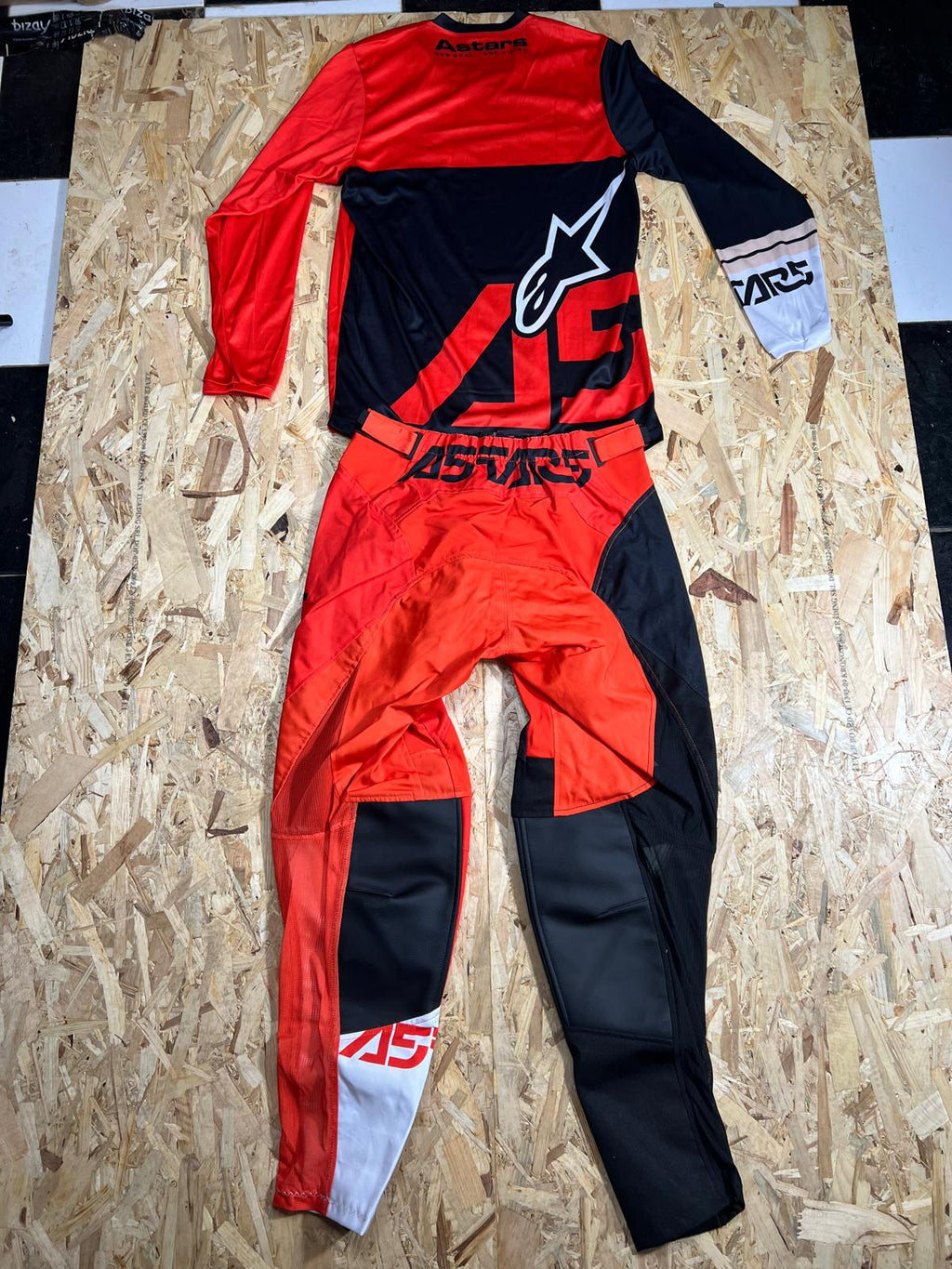 Traje Alpine 03
