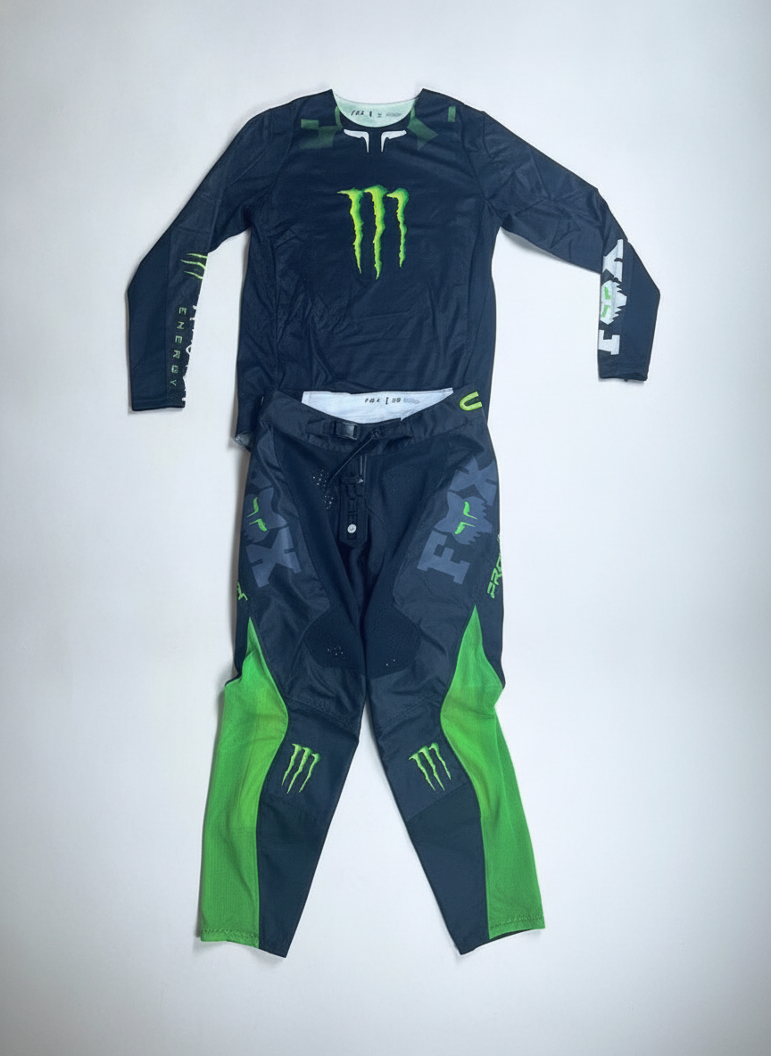 Traje Fox 18